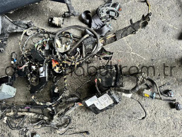 FORD FOCUS 3.5-1.5 2016 OTOMATİK ELEKTRİK TESİSATI