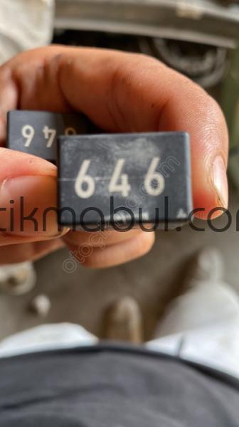 4H0951253C vw passat b8 5 dişli 646 nolu röle