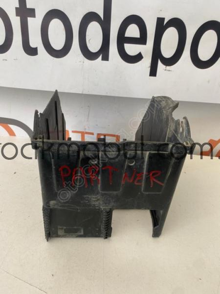 Peugeout Partner Akü Ayağı Hatasız Orjinal Çıkma