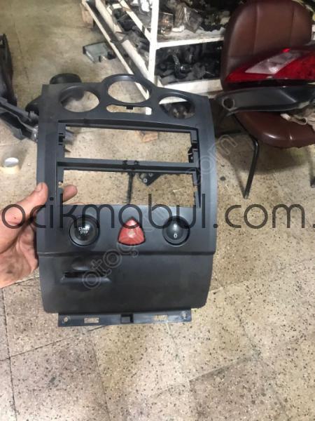 2007 RENAULT MEGANE 2 GÖĞÜS ORTA ÇERÇEVE ORJ ÇIKMA