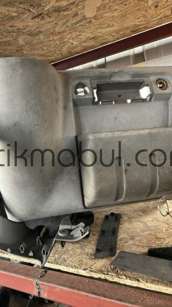 Renault Master orta göğüs cebi