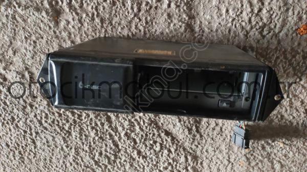 Wolkswagen Passat çıkma teyp kutusu 3b0035111b