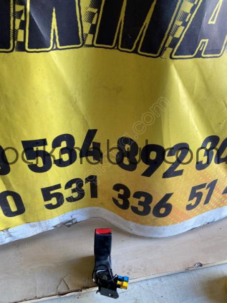 Mercedes W176 emniyet kemeri tokası A1768600469