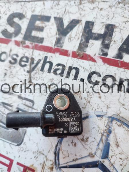 3Q0959351A  seat Leon 2015 arka kapı darbe sensörü
