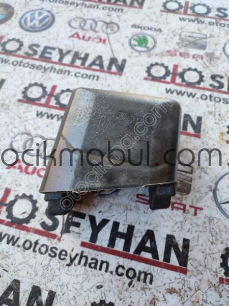 Seat Leon 2015 arka sağ emniyet kemeri koruma süngeri