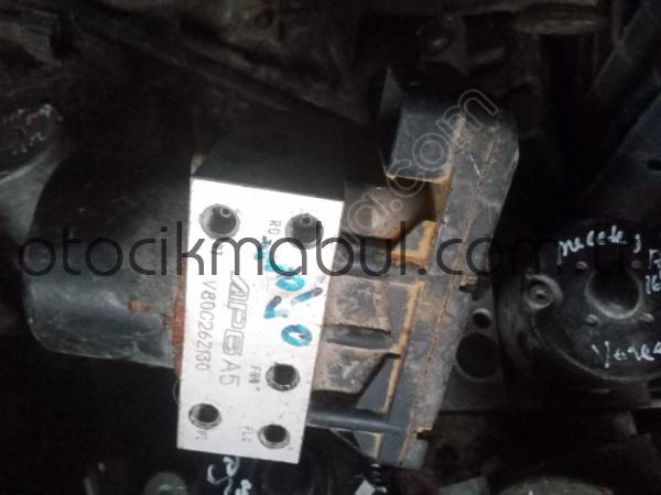 apg3550500a Volvo c30 ABS beyni