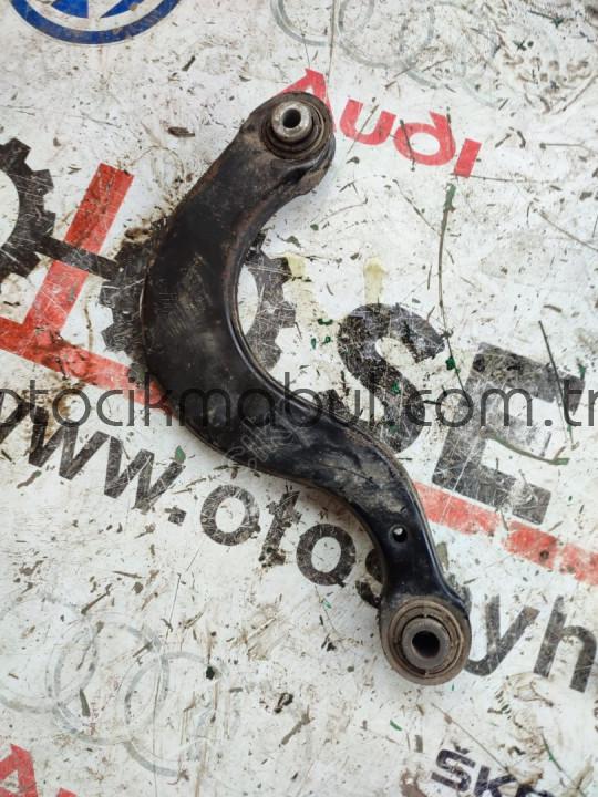 5Q0505351 Passat b8 arka dingil bağlantı ayağı