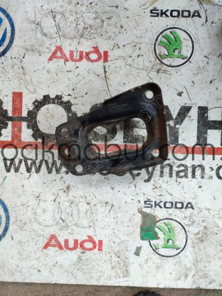1K0505130L Passat b8 sağ arka dingil şase bağlantı yuvası