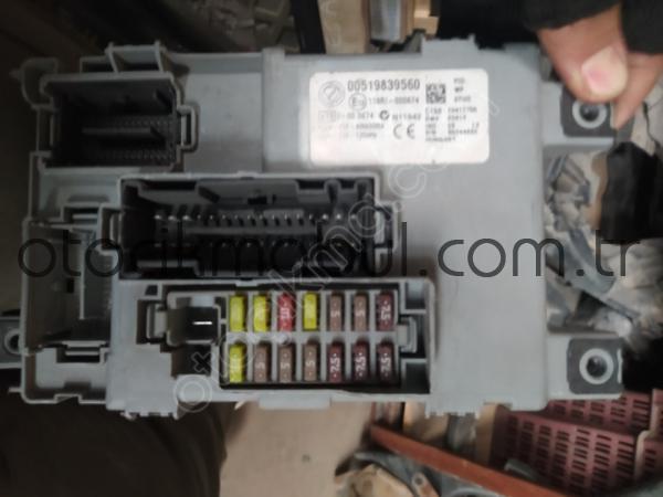 Fiat Punto 00 51 98 39 56 0 sigorta tablosu