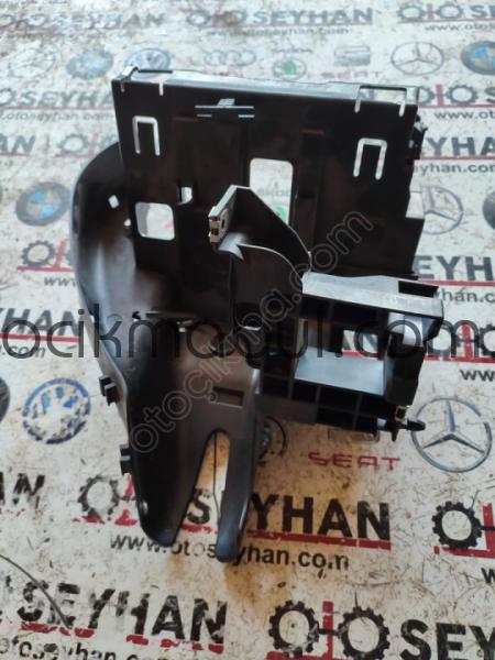 5Q1941395 Passat b8 iç sigortalık ve konfor beyni yuvası