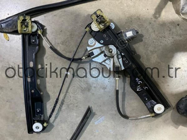 OPEL ASTRA J SAĞ ÖN CAM KRİKOSU - 966436