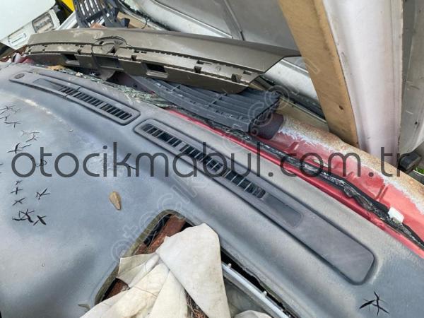 NİSSAN PRİMERA ÖN CAM IZGARASI İÇ 1997-1999 MODEL