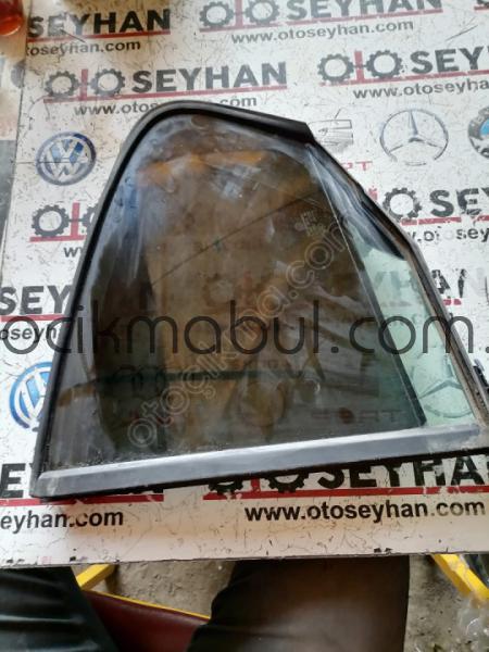 3G5845213 Passat b8 sol arka kelebek camı