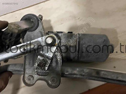 BMW X3 Modeli İçin Ön Silecek Motoru - Temiz Durumda