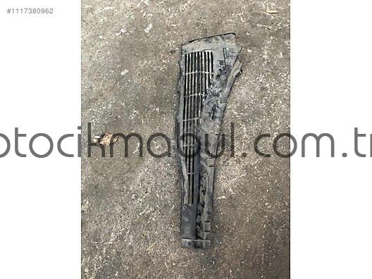 Seat Cordoba Modeli İçin Ön Cam Izgarası Parçası