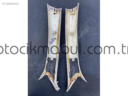 Orijinal Audi A6 Ön Cam Direk Plastik Parçası - Temiz