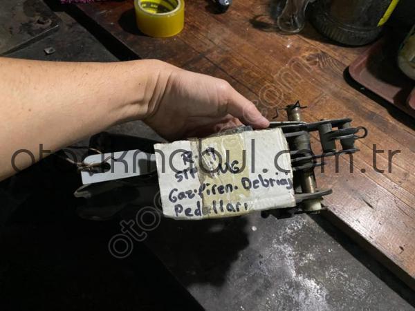 RENAULT 11 DEBRİYAJ PEDALI , RENAULT 11 GAZ PEDALI ORJİNAL