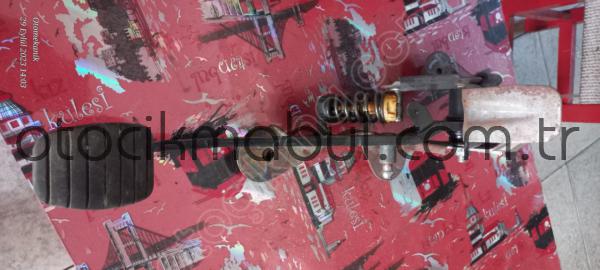 Renault Clio IV Captur debriyaj pedalı