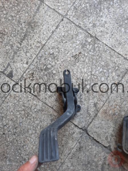 1999 2005 ford focus 1 gaz pedali