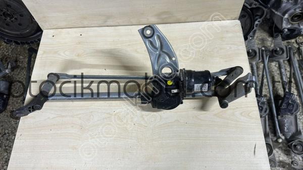 A1779064701 ÖN SİLECEK MOTORU VE MEKANİZMA MERCEDES A SERİSİ