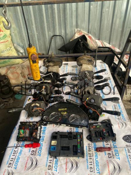 PEUGEOT 206 SİNYAL SİLECEK KOLLARI ÇIKMA ORJİNAL