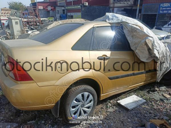 2000 model sağ arka kelebek camı