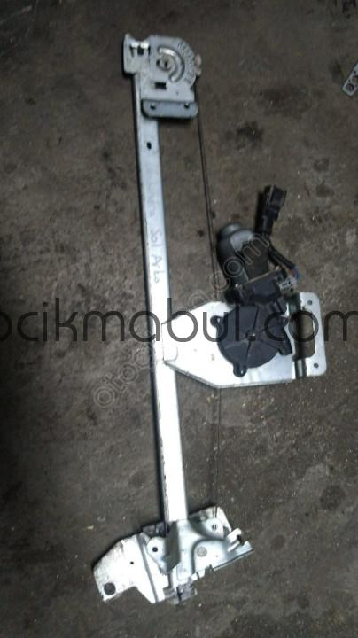 Mahindra sol arka cam krikosu orjinal çıkma