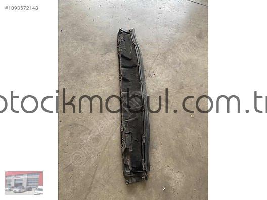 Renault 668100012R Megane III-Fluence Ön Cam Alt Kapama Par