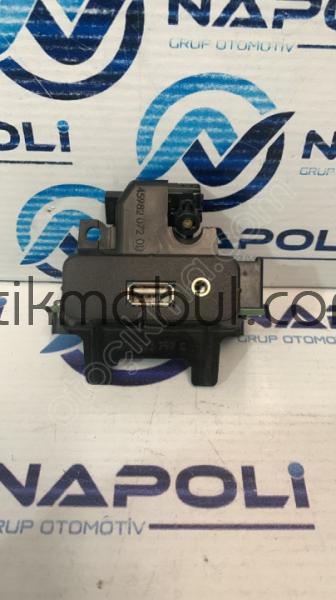7P5863797 C PORCHE CAYENNE USB AUX MODÜLÜ