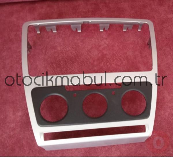 Skoda Octavia teyp çerçevesi