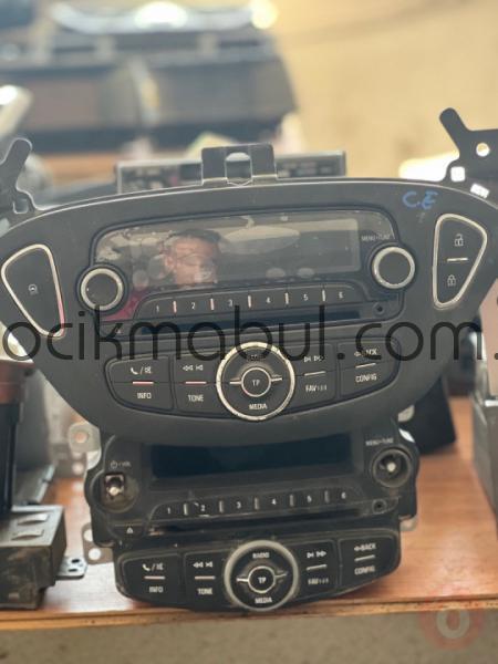 Opel Corsa E Çıkma Radyo Teyp CD Çalar