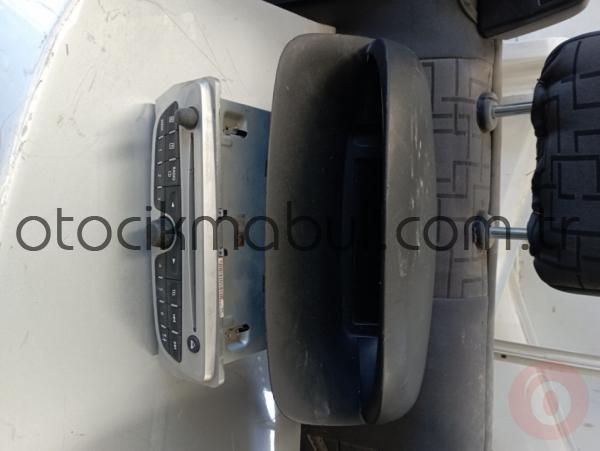 RENAULT MEGANE 2 RADYO CD ÇALAR(281150743R)