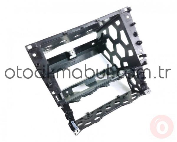 VW POLO 10-14 MULTİMEDYA EKRAN BRAKETİ 	6R0858005D