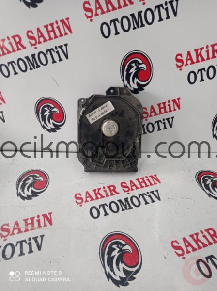 BMW 1 SERSİ SUBWOOFER ÇIKMA PARÇA