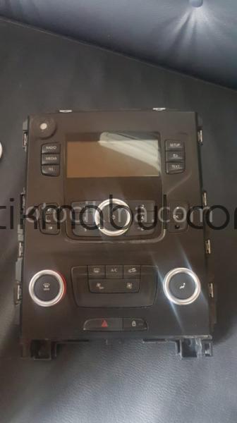 Megane 4 orta ekran, çerçevesi,radio ve kalorifer düğmeleri
