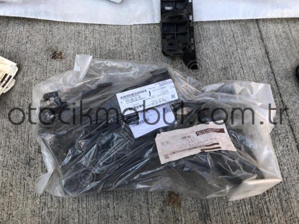 MERCEDES X SERİ W470 RADYATÖR SAĞ HAVA KANALI 4705051500