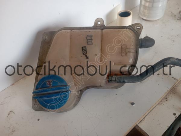 WW Passat 01.08.Radyötör yedek su bidonu