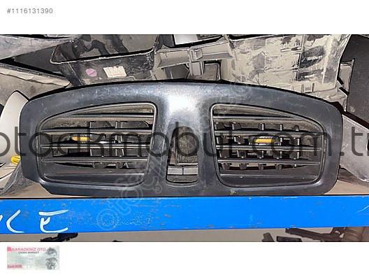RENAULT FLUENCE ORTA KALORİFER IZGARALARI